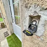Les Jardins Bas 아파트