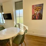 Les Jardins Bas 아파트 *